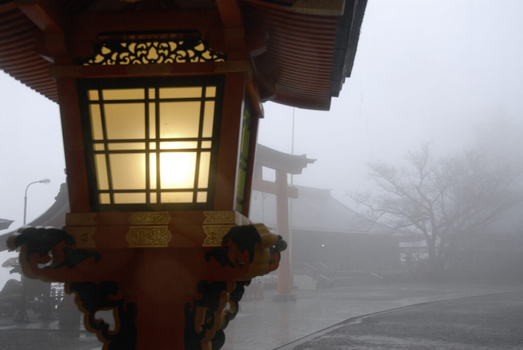 「雨の那智大社」那智大社