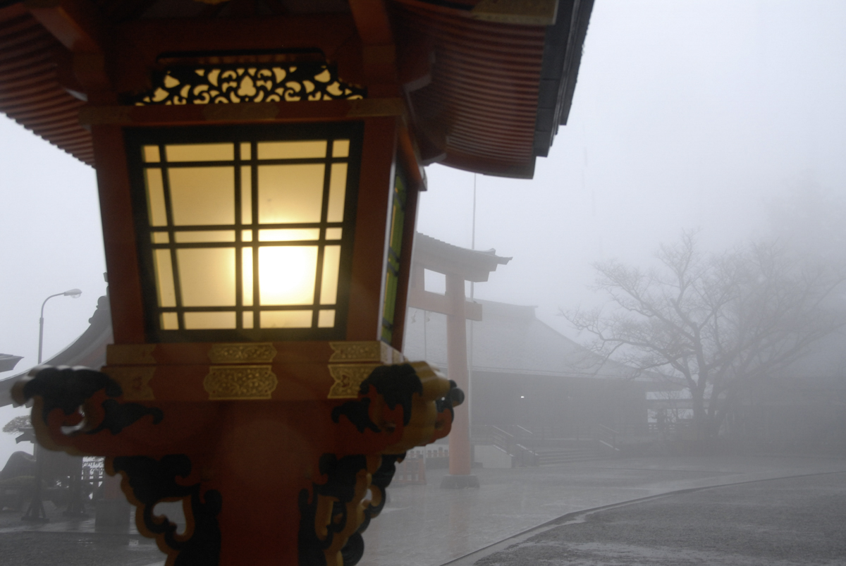 「雨の那智大社」那智大社