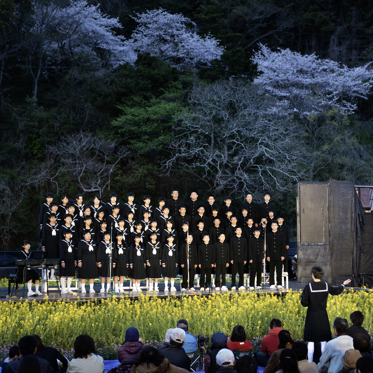 「声高らかに」伊豆市小土肥で開催された野外劇「菜の花舞台」にて