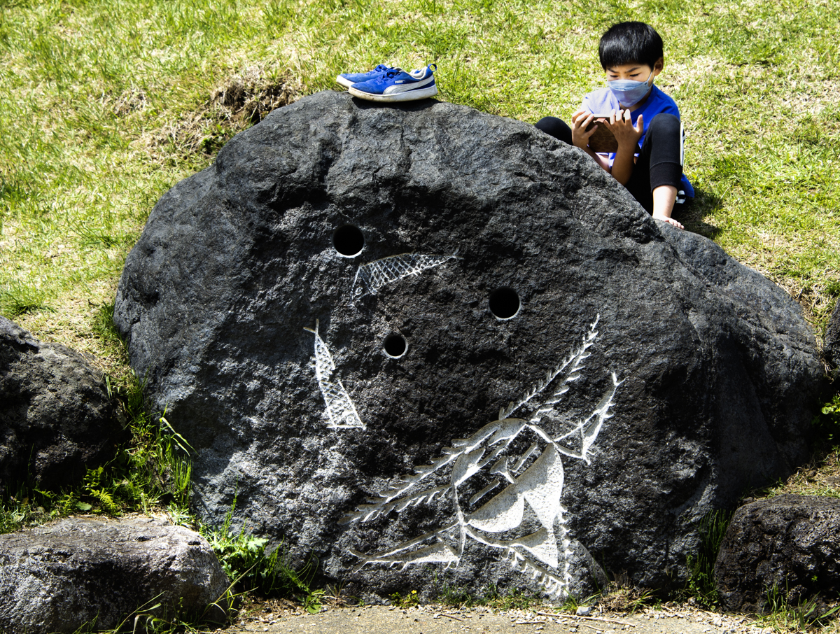 「岩と少年」富士山こどもの国